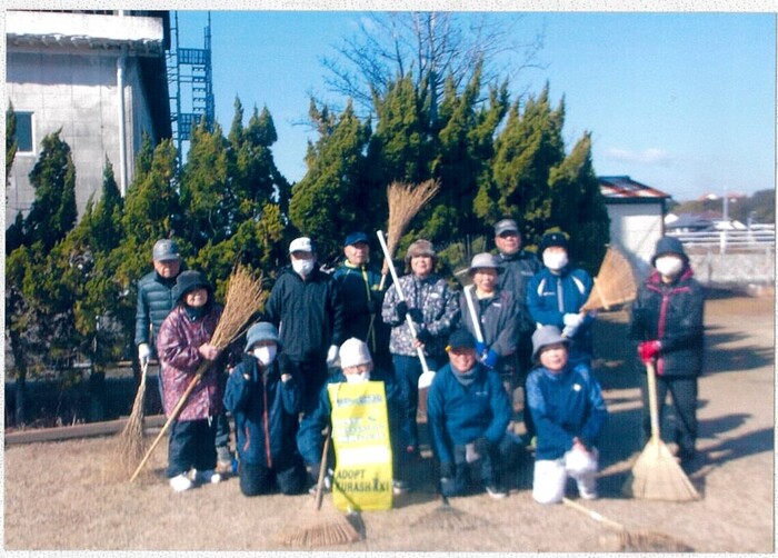 幼稚園広場美化班写真