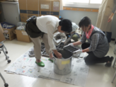 写真：廃油石鹸づくり2