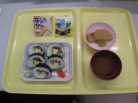 写真:節分「巻き寿司」