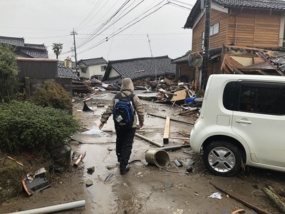 写真：現地活動の様子1