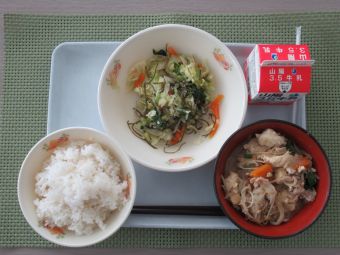 令和7年4月22日献立写真（小学校）