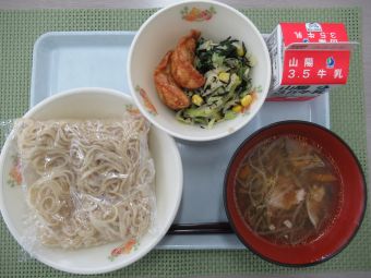 令和7年4月23日献立写真（小学校）
