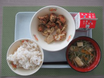令和7年4月25日献立写真（小学校）