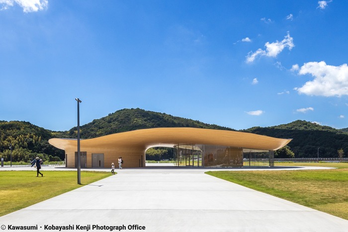 復興防災公園建屋の外観(北面)の写真