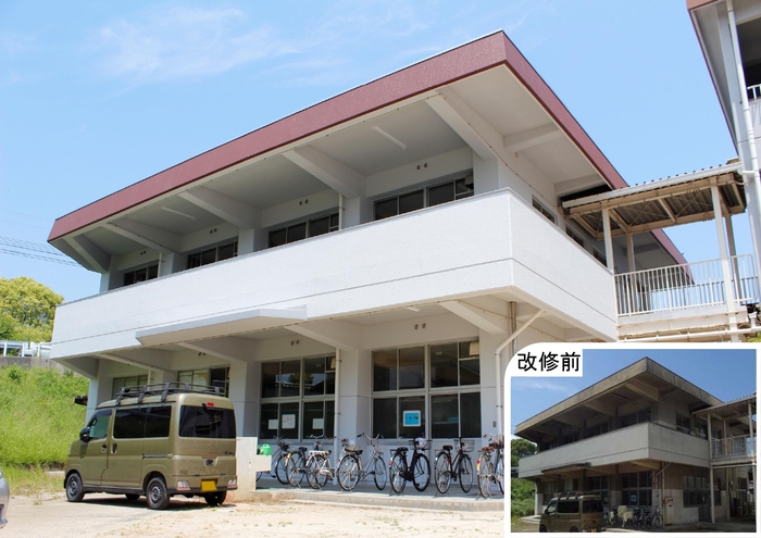 玉島西中学校金工木工室棟の外壁改修の外観の写真(改修前・改修後)