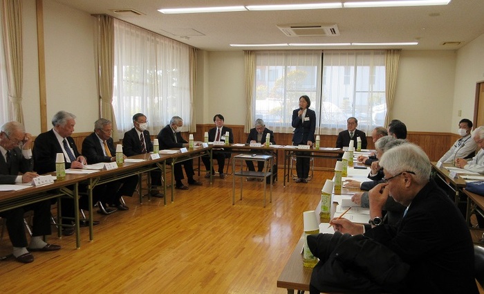 定例会に出席する伊東市長の写真