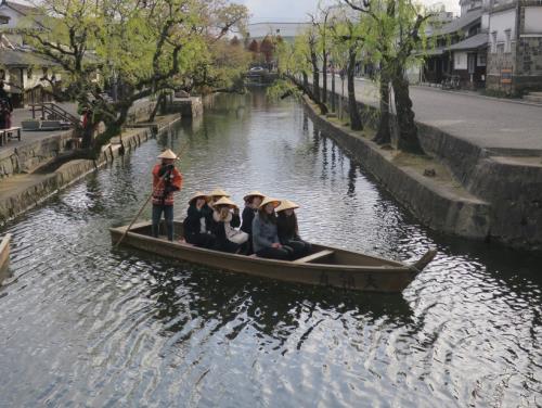 美観地区にて川舟体験