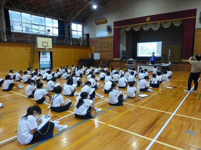 富田小学校