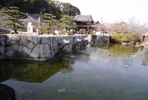 下の池と竜頭の水吐き